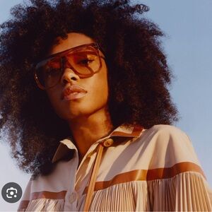 NWT Loewe Women's Lw40001l 63mm Sunglasses case and cleaning cloth reg $465